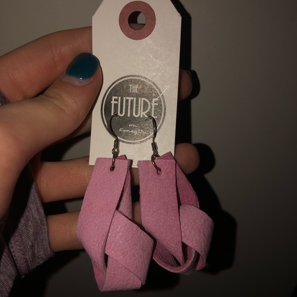 Pink statement earrings - Picture 2 of 4